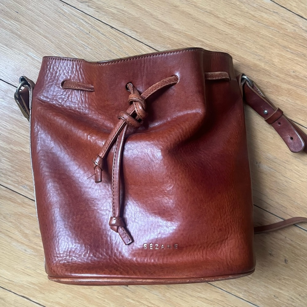 Sézane Farrow brown bucket bag